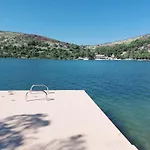 Amari-zaton *